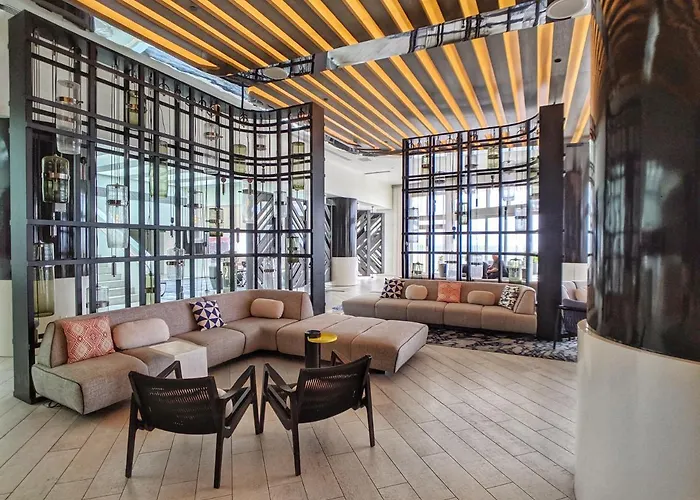 Modern Luxury Beach Hotel 1 Bedroom Corner With Views 901